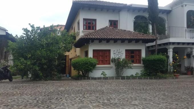 Hotel Y Jardines Casa Buho 危地马拉安地瓜 外观 照片