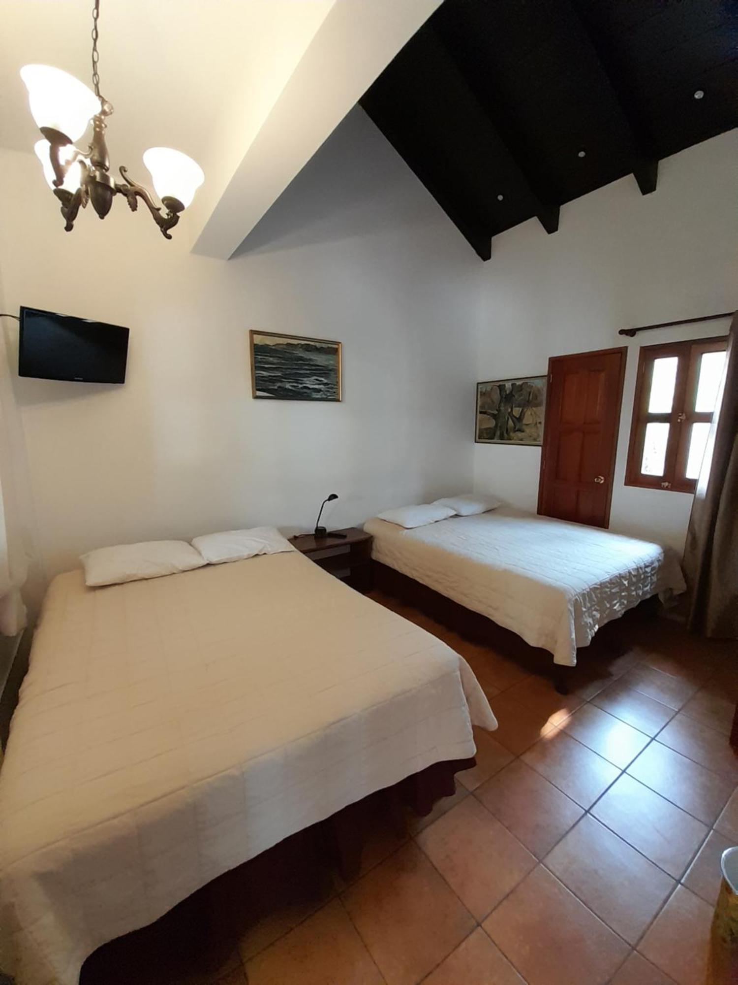 Hotel Y Jardines Casa Buho 危地马拉安地瓜 外观 照片