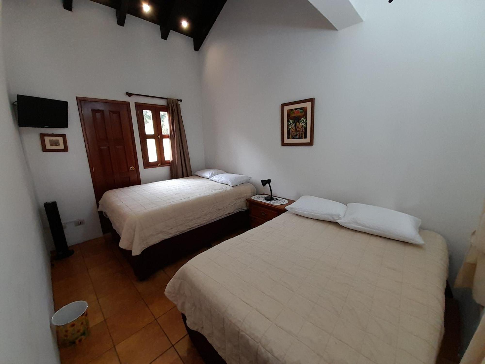 Hotel Y Jardines Casa Buho 危地马拉安地瓜 外观 照片