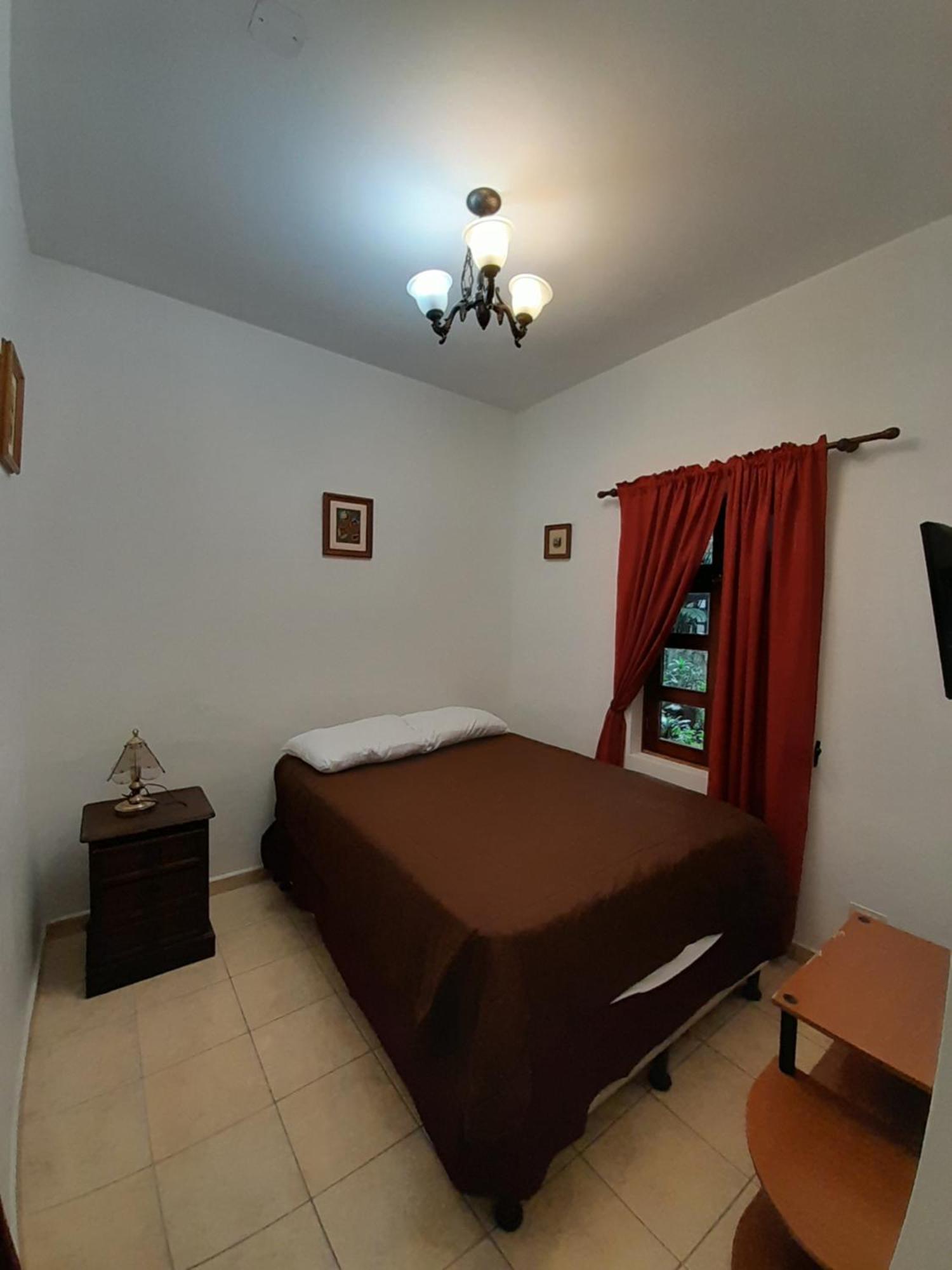 Hotel Y Jardines Casa Buho 危地马拉安地瓜 外观 照片